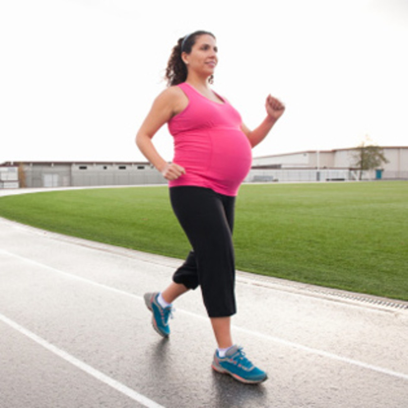 pregnant-woman-walking